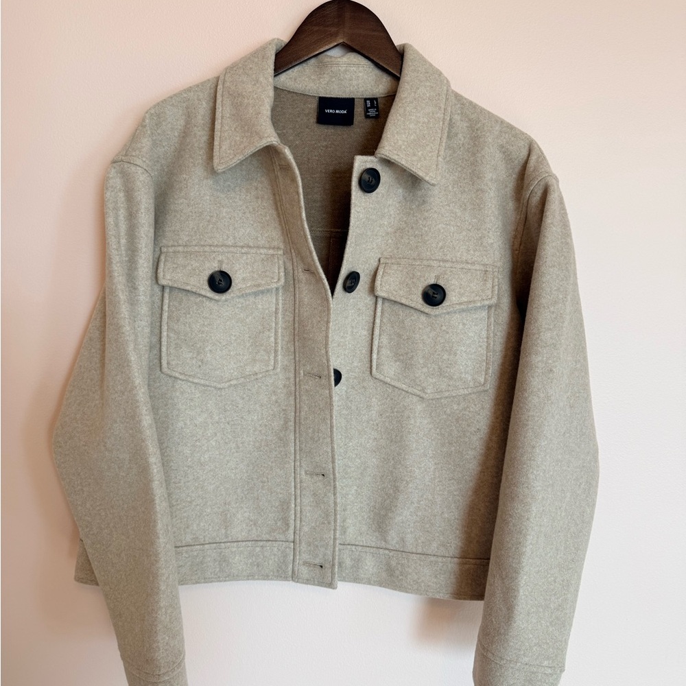 Vero Moda Light Beige Cropped Utility Jacket